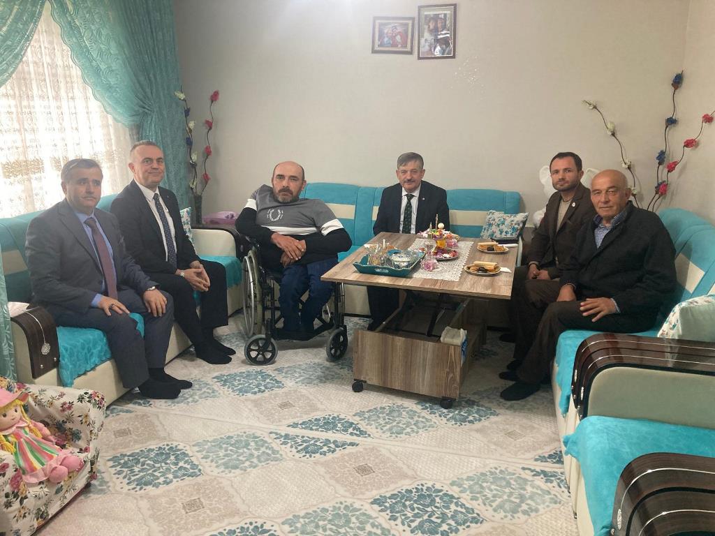Kaymakamımız Sayın Cemal Hüsnü Çaykara, Tatlıca Mahallesinde yaşayan yaşlı ve engelli vatandaşlara hane ziyaretinde bulundu