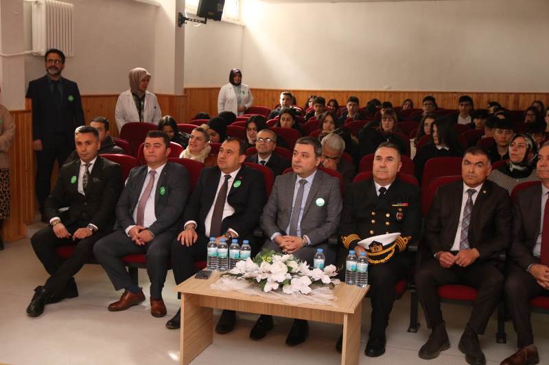 İlçe Kaymakamımız Sn. Alper Tanrısever, “Yeşilay Haftası” kutlama programına katıldı.