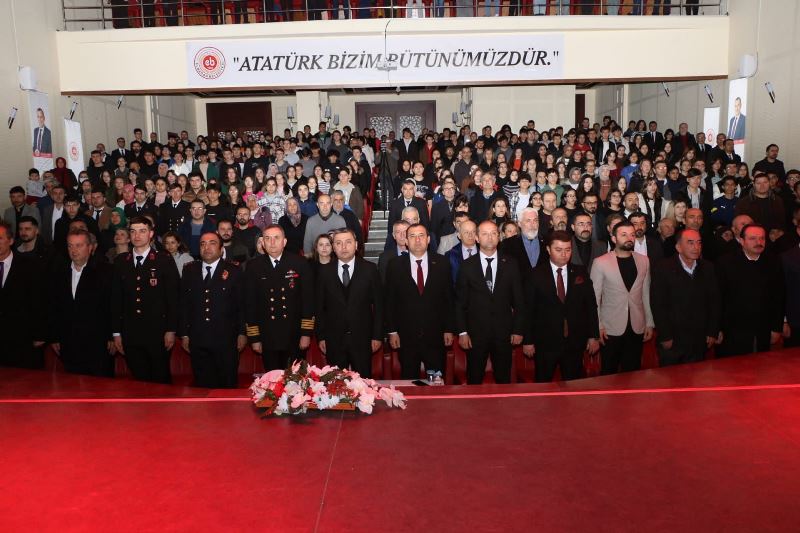 İlçe Kaymakamımız Sn. Alper Tanrısever, 18 Mart Çanakkale Zaferi ve Şehitleri Anma Günü Programına katıldı