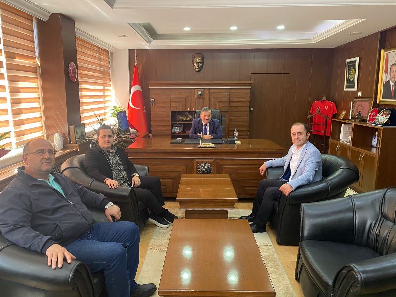 Petrol İş Sendikası Ankara Şube Başkan Yard. Sayın İsmet Özen, Kaymakamımız Sayın Cemal Hüsnü Çaykara’ya hayırlı olsun ziyaretinde bulundular.