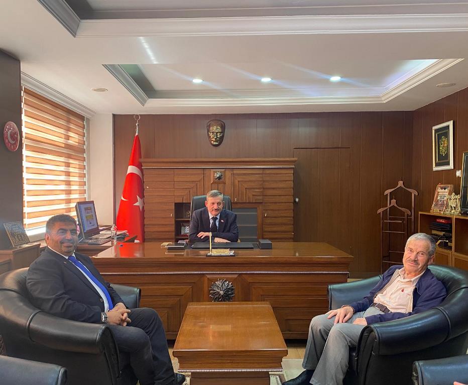 Kaymakamımız Sayın Cemal Hüsnü Çaykara, Saadet Partisi İlçe Teşkilatı Üyelerini makamında kabul etti.