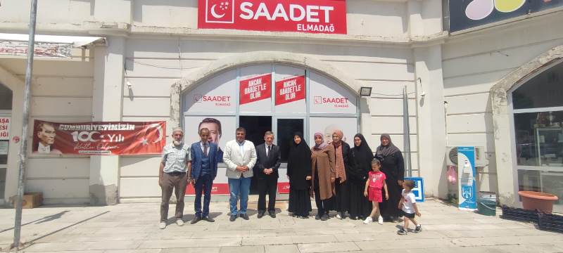 İlçe Kaymakamımız Sayın Cemal Hüsnü Çaykara, Saadet Partisi İlçe Başkanlığı’nı ziyaret etti.